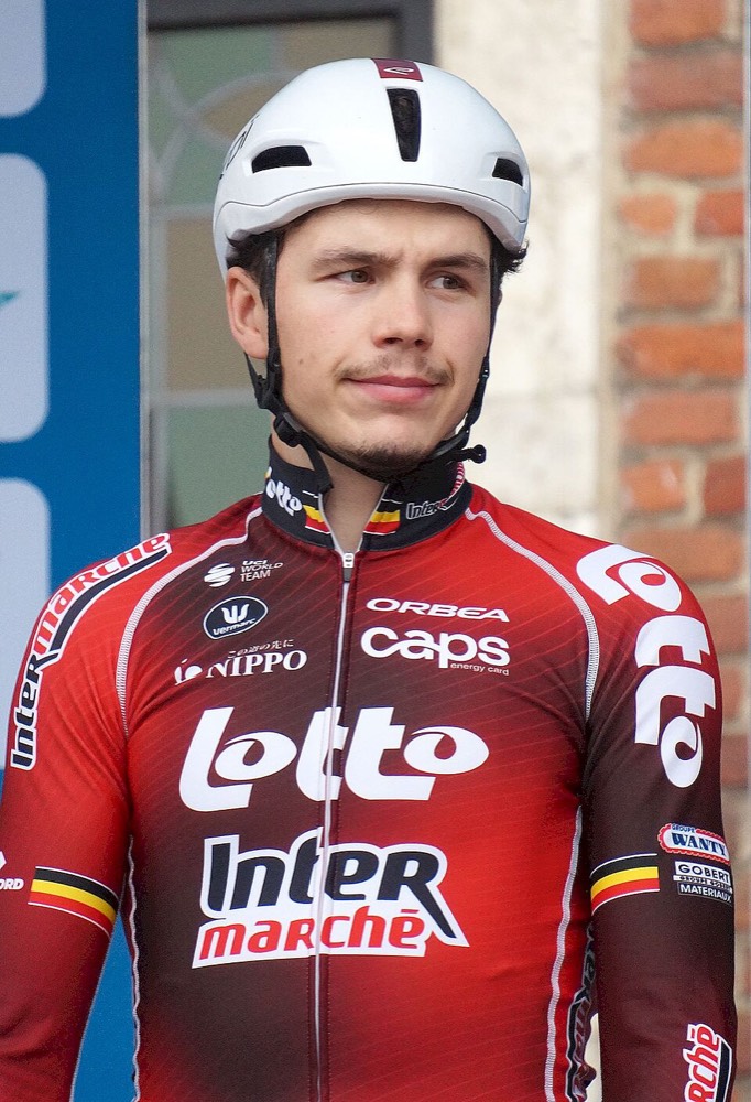 Arnaud De Lie en tenue de l'équipe Lotto-Intermarché, en 2026